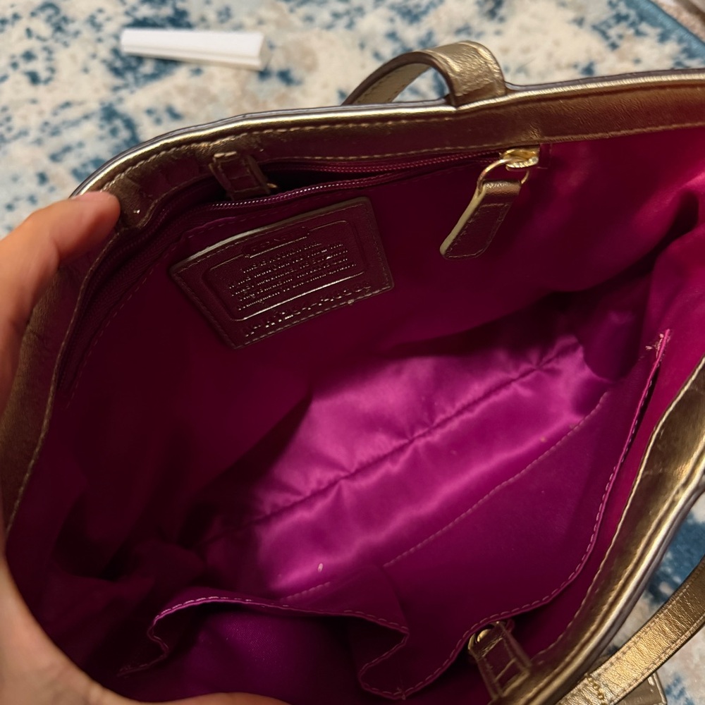 Very cute coach new bag - Picture 4 of 5